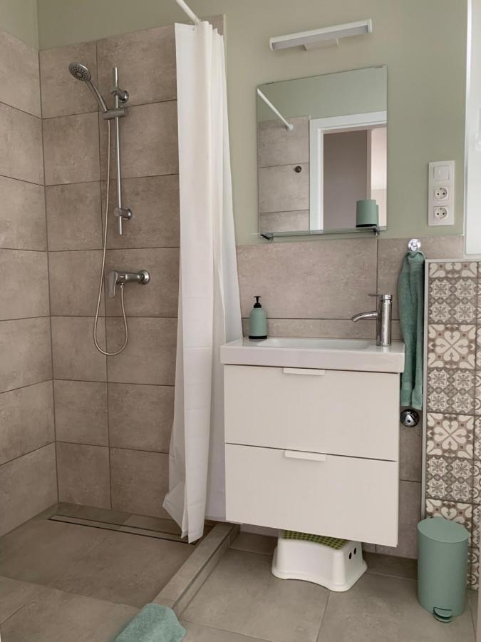 Otthon A Balatonon Vendeghaz Ferienhaus *